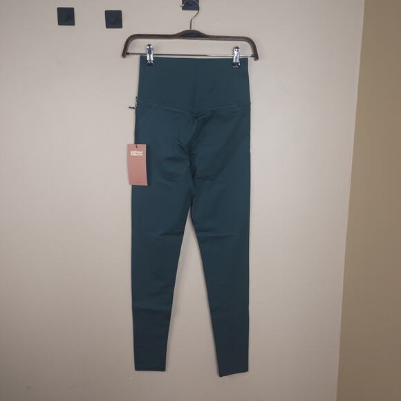 Girlfriend Collective Compressive High-Rise Legging in Moss Size S - Picture 4 of 8